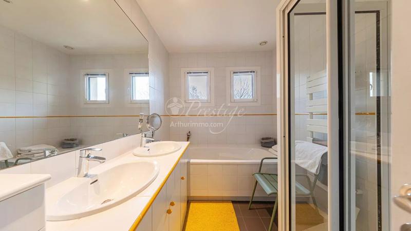 Maison - 140 m² - 6 pièces