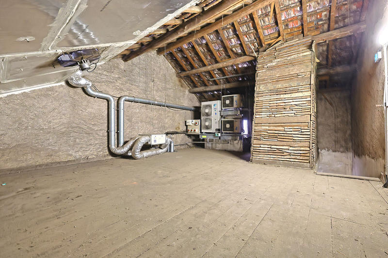 Immeuble - 140 m² - 8 pièces