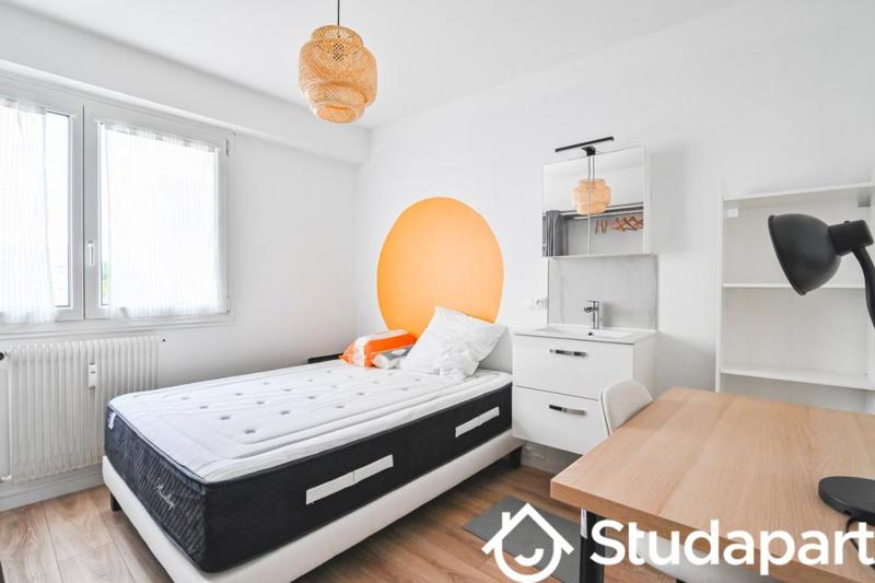 Chambre - 11 m² - 1 pièce