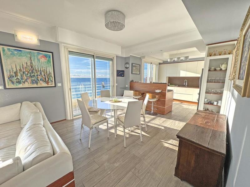 Appartement - 100 m² - 4 pièces