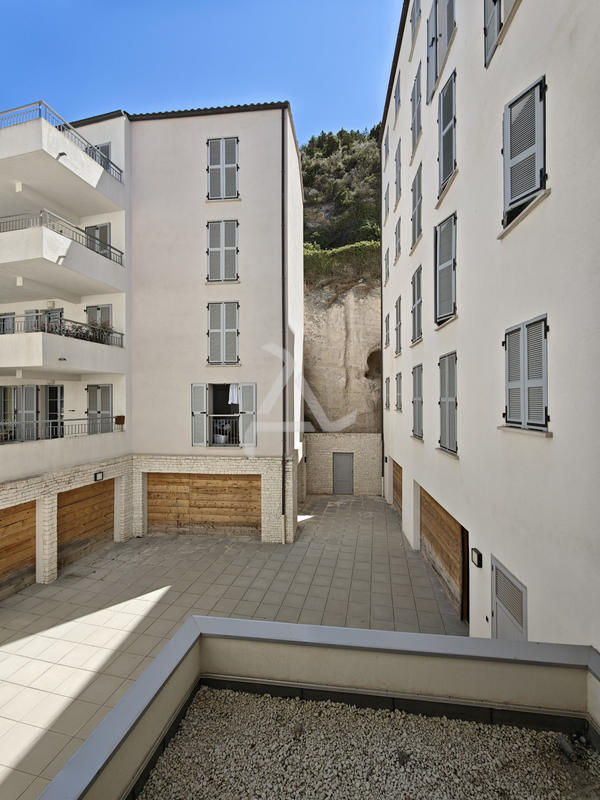 Appartement - 79 m² - 3 pièces