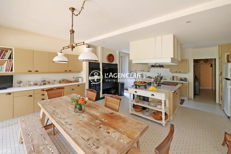 Villa - 400 m² - 7 pièces