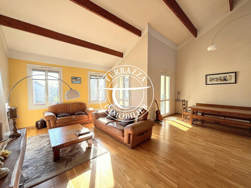 Duplex - 207 m² - 9 pièces