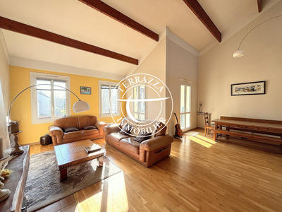 Duplex - 207 m² - 9 pièces