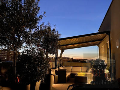 Appartement - 100 m² - 5 pièces