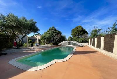 Villa - 210 m² - 9 pièces