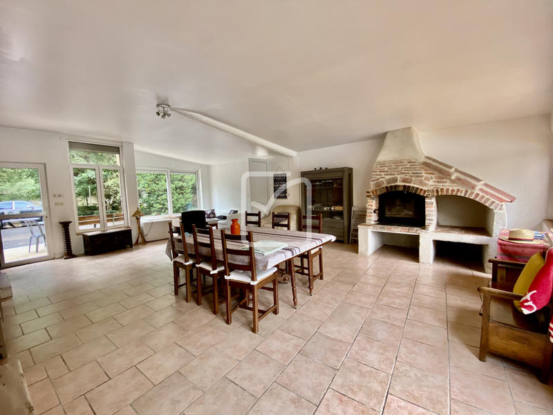 Maison - 208 m² - 6 pièces