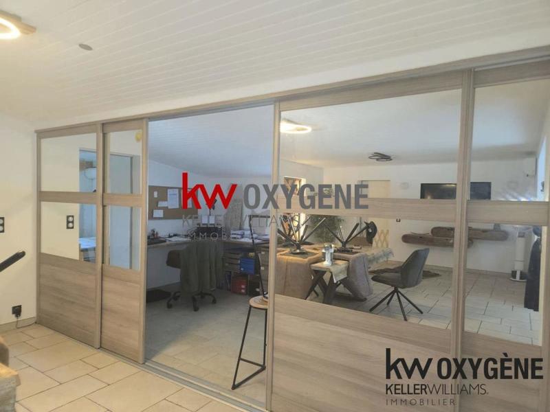 Maison - 215 m² - 9 pièces