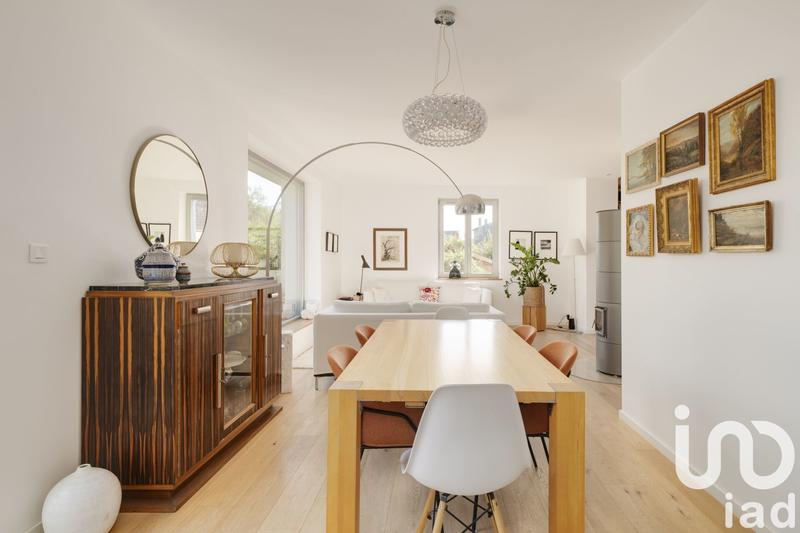 Maison - 240 m² - 8 pièces