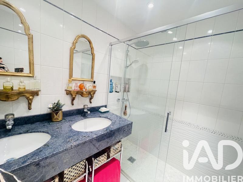 Maison - 180 m² - 8 pièces