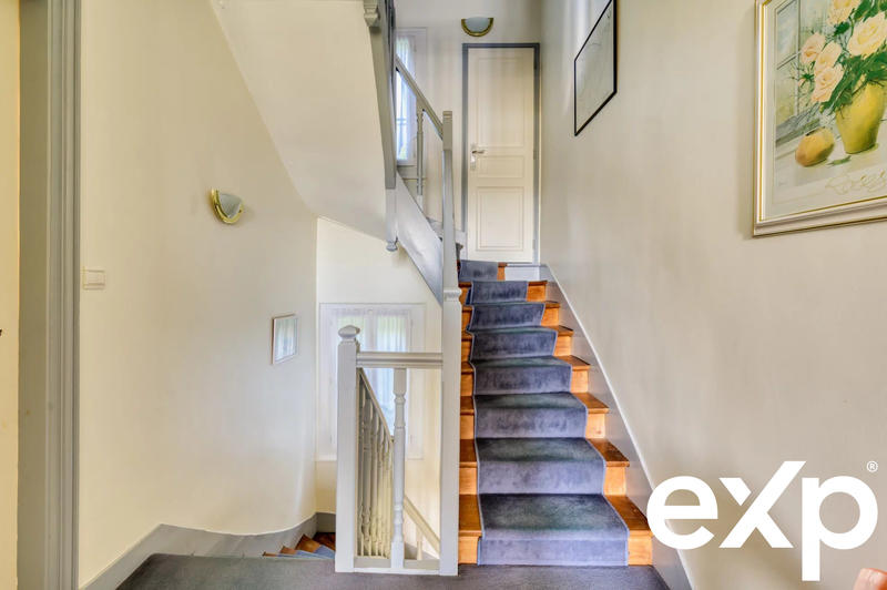 Maison - 196 m² - 7 pièces