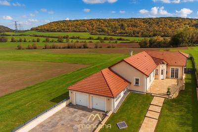 Maison - 275 m² - 8 pièces