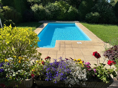 Maison - 201 m² - 8 pièces