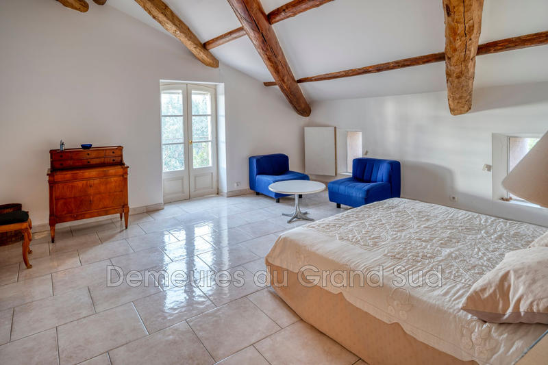 Mas - 332 m² - 10 pièces