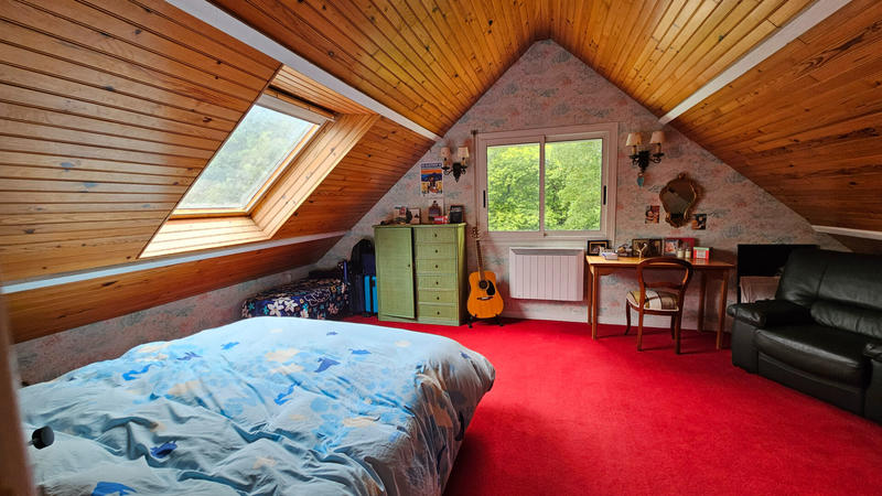 Maison - 230 m² - 8 pièces