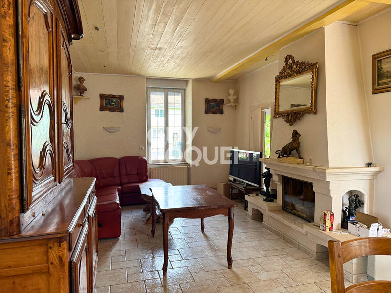 Maison - 161 m² - 8 pièces