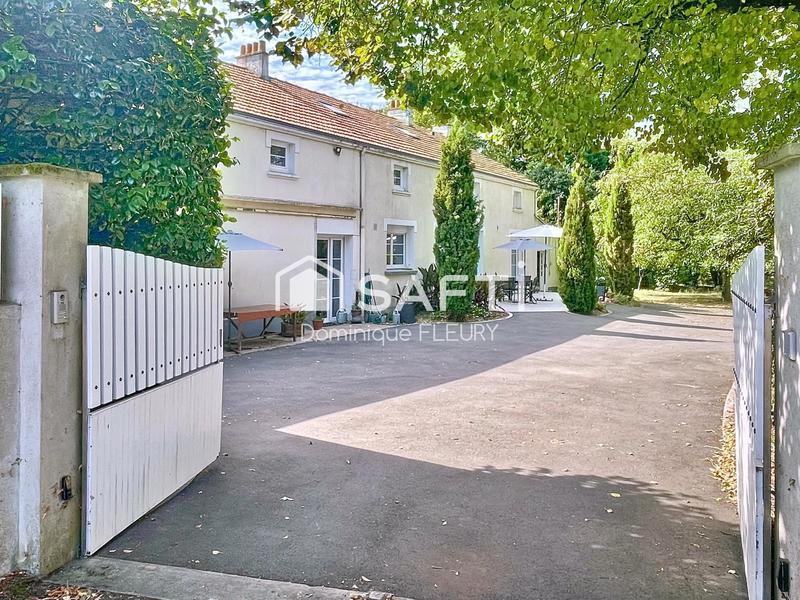 Maison - 252 m² - 8 pièces