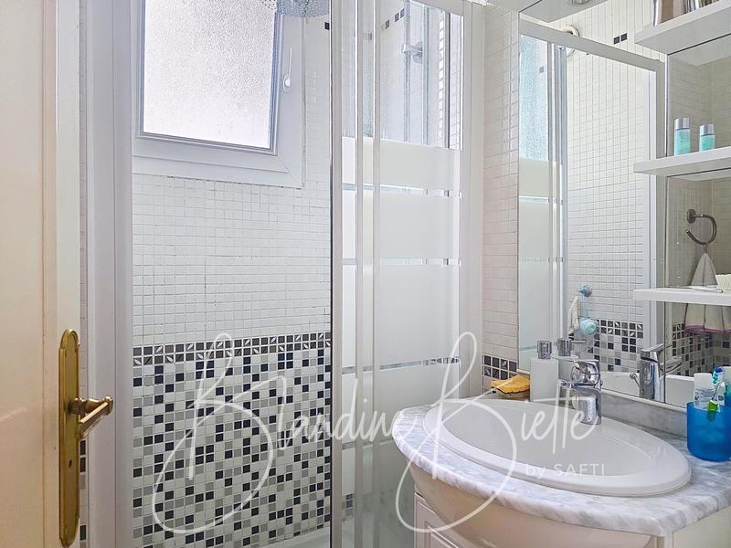 Appartement - 98 m² - 5 pièces