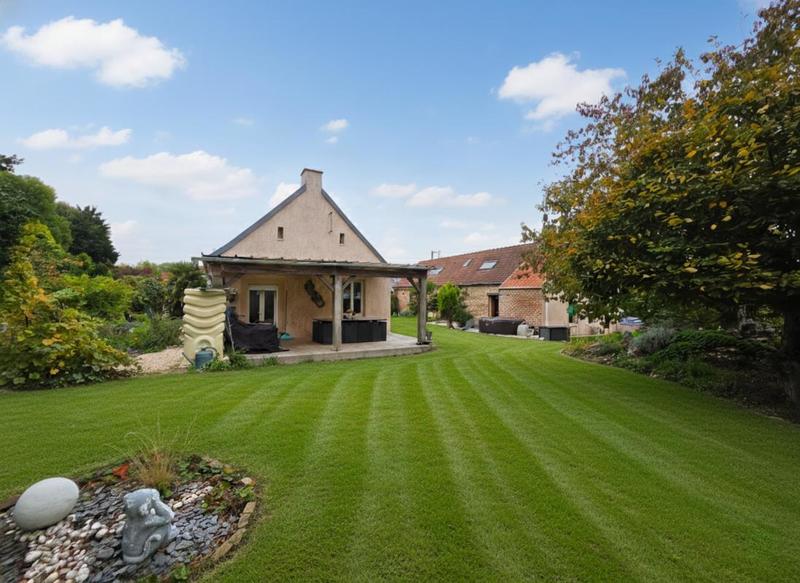 Maison - 217 m² - 8 pièces