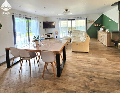 Maison - 160 m² - 7 pièces