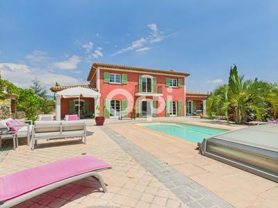 Maison - 250 m² - 5 pièces