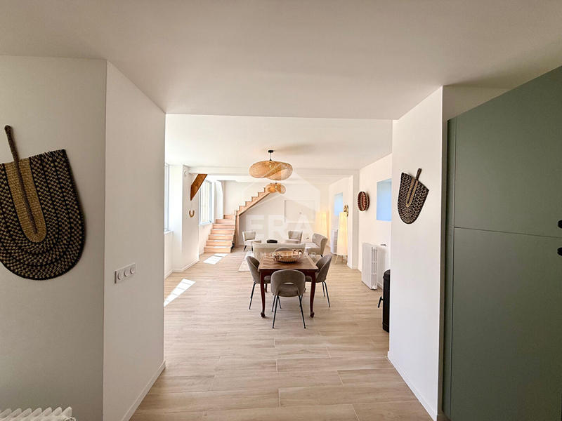 Maison - 235 m² - 7 pièces