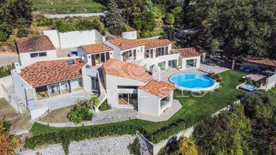 Villa - 400 m² - 8 pièces
