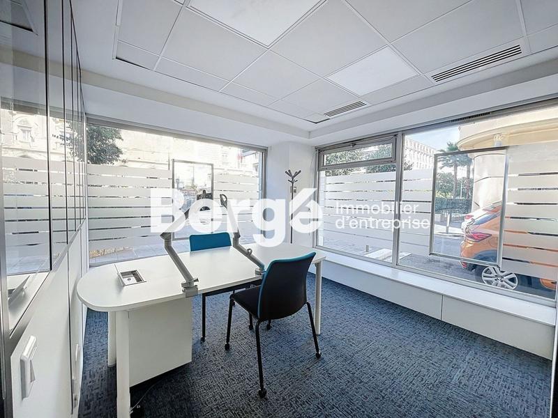 Local commercial - 90 m² - 5 pièces