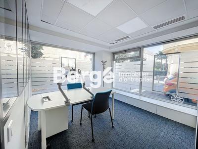 Local commercial - 90 m² - 5 pièces