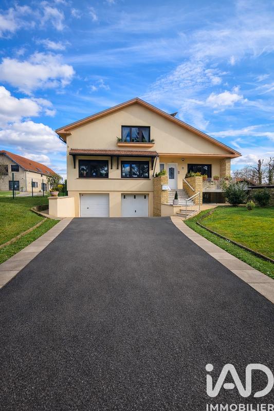 Maison - 240 m² - 5 pièces