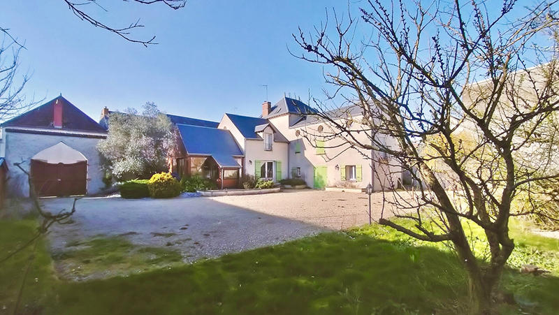 Demeure - 370 m² - 17 pièces