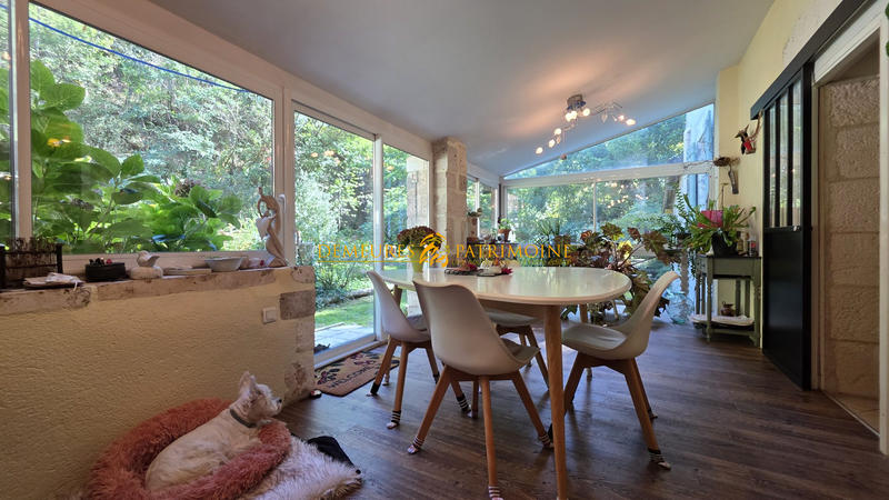 Maison - 304 m² - 7 pièces