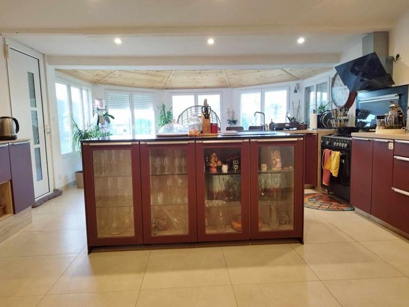 Maison - 303 m² - 9 pièces