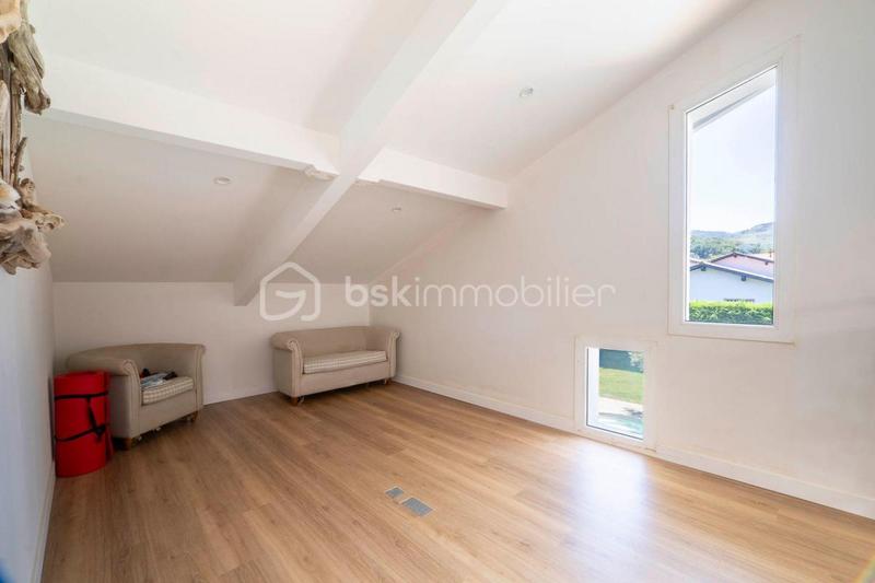 Maison - 162 m² - 5 pièces