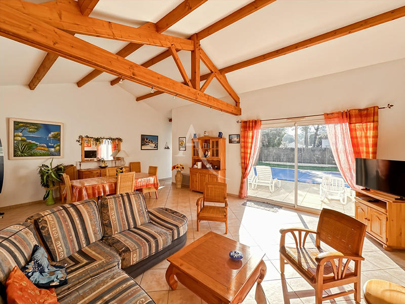 Maison - 99 m² - 4 pièces