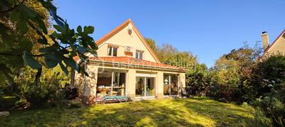 Pavillon - 153 m² - 6 pièces