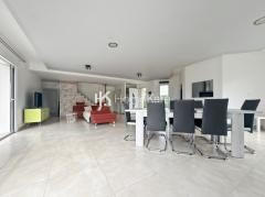 Maison - 170 m² - 5 pièces