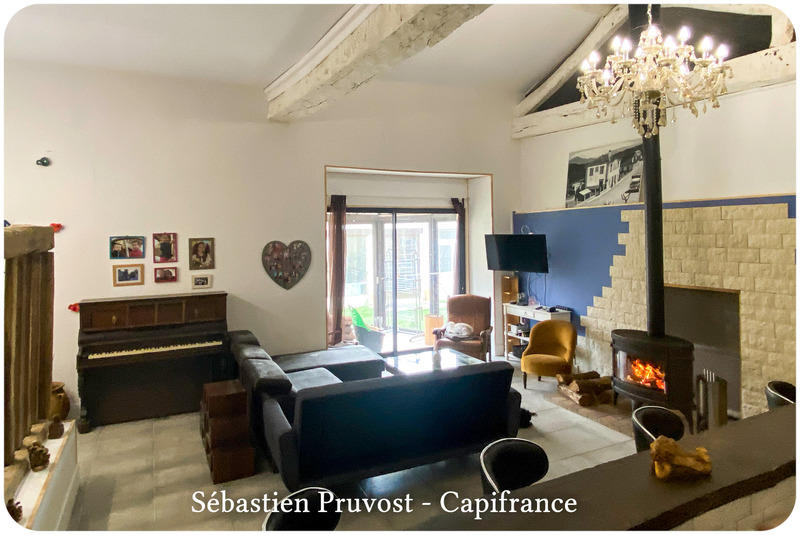 Propriété - 145 m² - 10 pièces