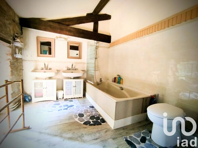 Maison - 400 m² - 8 pièces