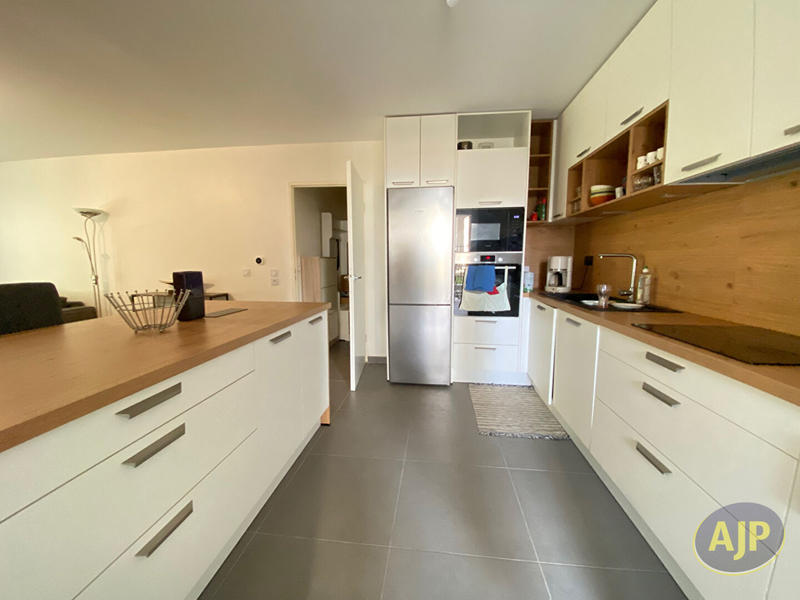 Appartement - 82 m² - 4 pièces