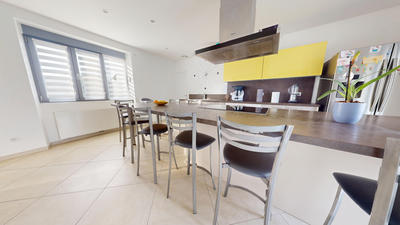 Maison - 166 m² - 6 pièces