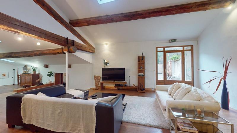 Propriété - 612 m² - 12 pièces