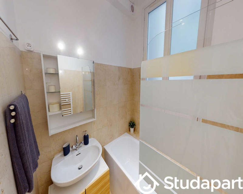 Chambre - 70 m² - 1 pièce