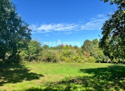 Terrain constructible - 3 350 m²