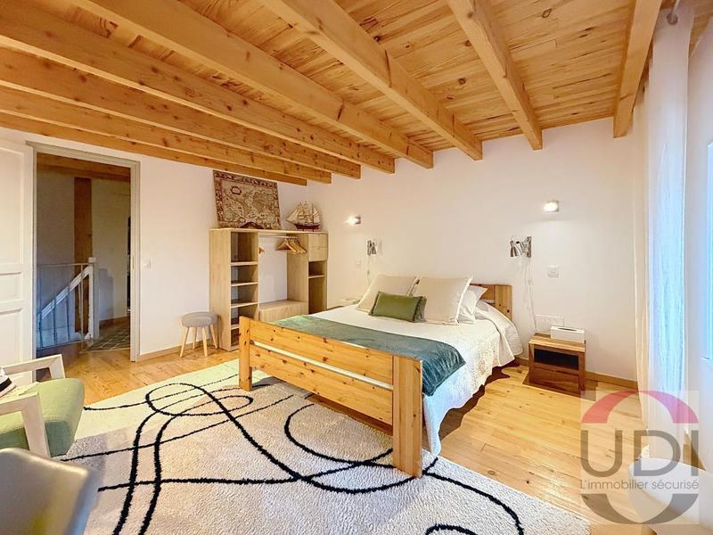 Maison - 248 m² - 4 pièces