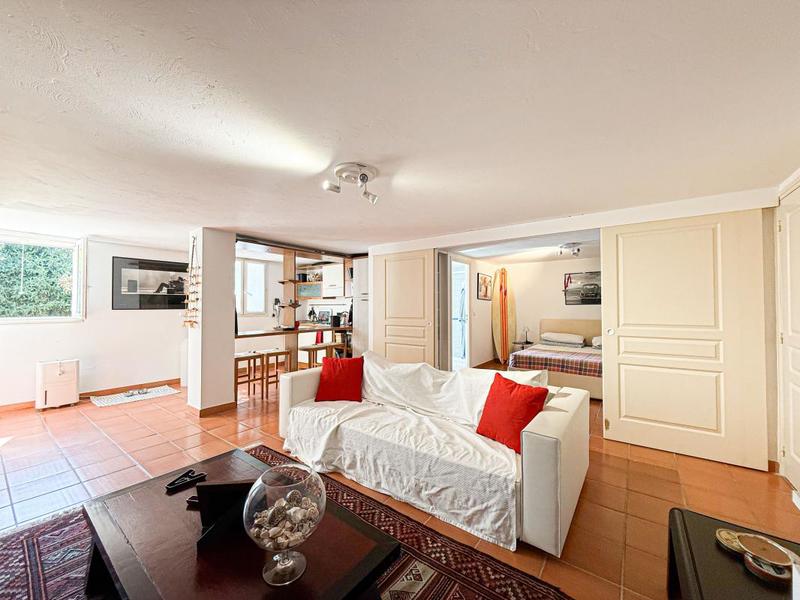 Maison chambre d'hôtes - 545 m² - 18 pièces