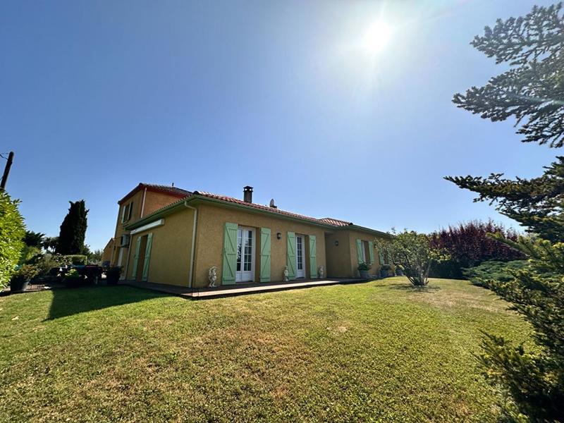 Maison - 180 m² - 6 pièces