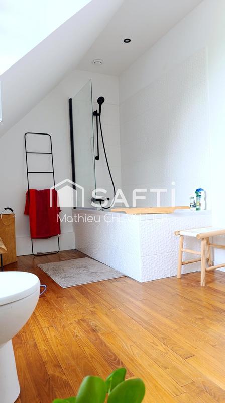 Maison - 163 m² - 8 pièces