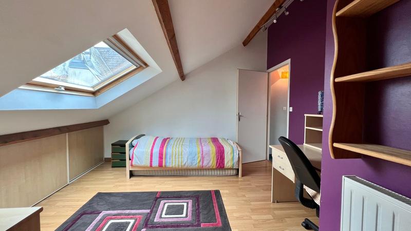 Maison - 220 m² - 8 pièces