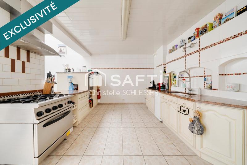 Maison - 330 m² - 7 pièces